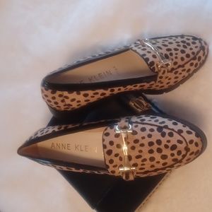 NWOB Animal print Anne Klein shoes 10M